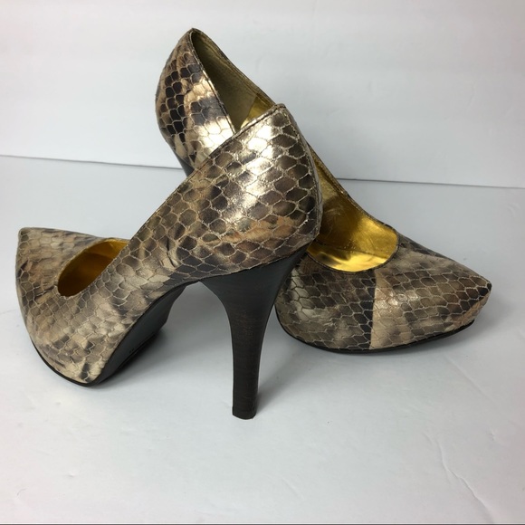 Carlos Santana Faux Snakeskin Stilettos Heels - Picture 3 of 8
